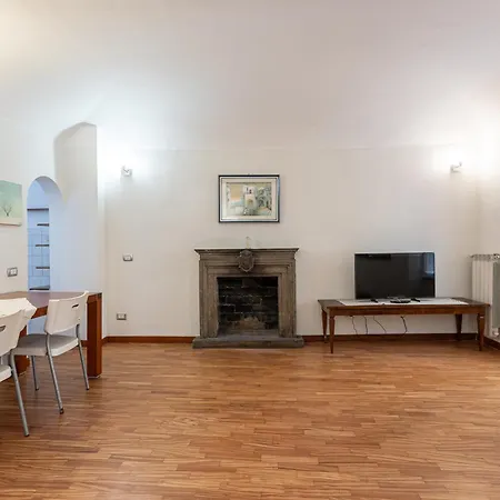 Palazzo De Mochis By In דירה רומא